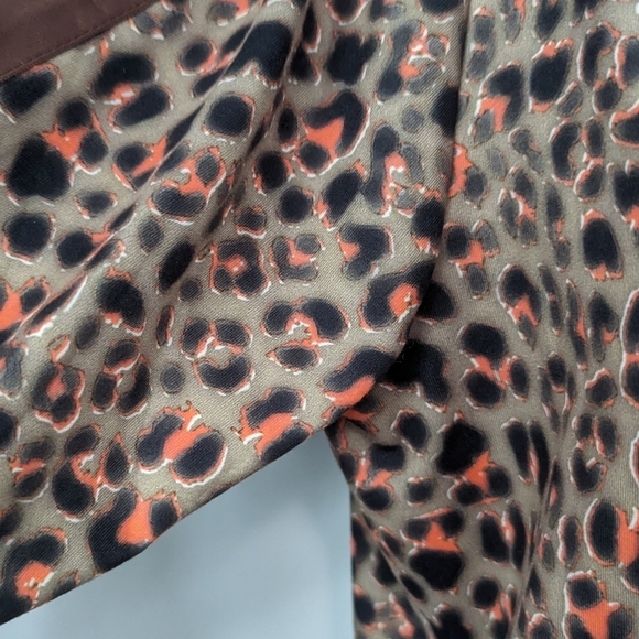 Daily Sports Mock Neck Athletic Top Sz M - Picture 5 of 13